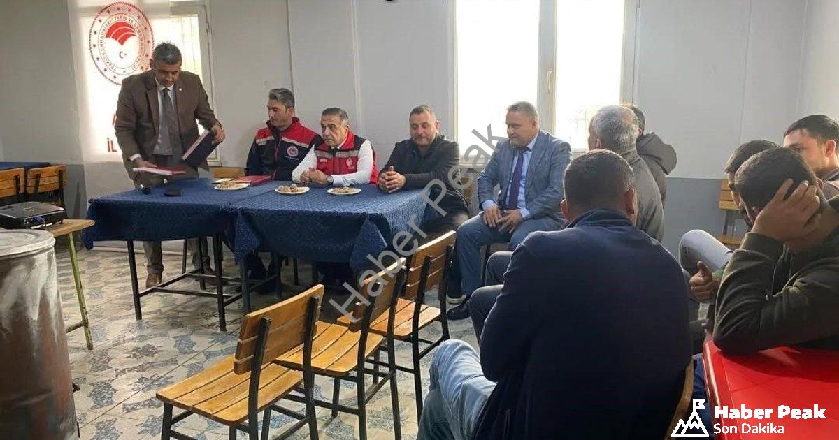 "Aydın'da Tarımın Geleceği Üreticilerle Birlikte Şekilleniyor" başlıklı haber için fotorealistik, pr