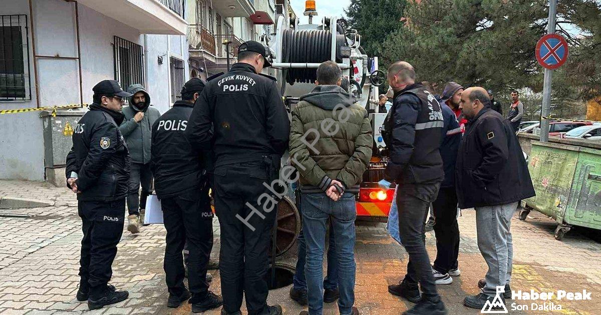 "Uşak'ta Kan Donduran Olay: Kanalizasyon Çalışmasında Cenin Bulundu" başlıklı haber için fotorealist